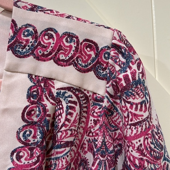 Adorable BCBG wrap dress - Picture 6 of 6